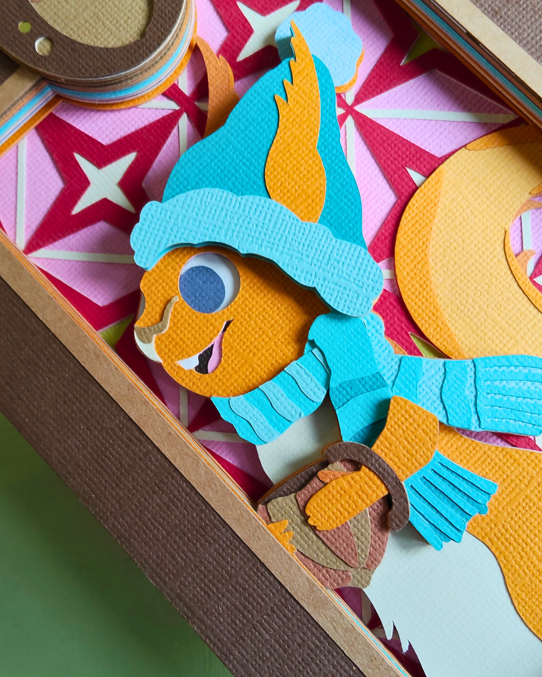 Set de quatre P’tits Timbres en papier représentant des fleurs roses délicates, chaque timbre formant une petite composition florale en relief aux pétales variés, tons roses tendres et joyeux.