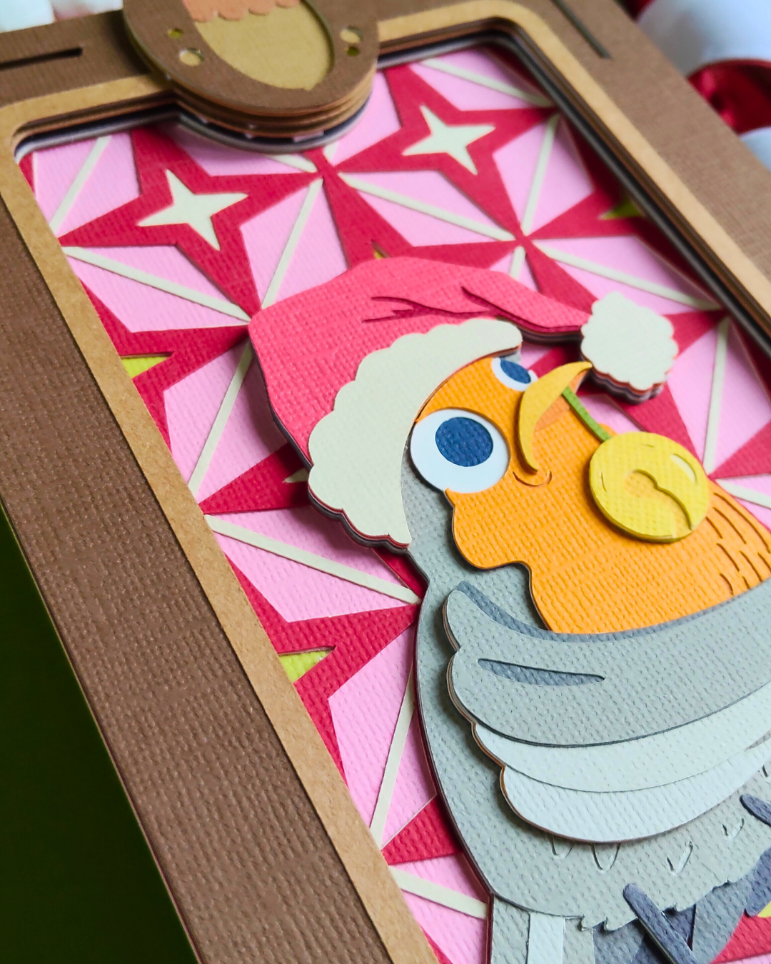 Set de quatre P’tits Timbres en papier représentant des fleurs roses délicates, chaque timbre formant une petite composition florale en relief aux pétales variés, tons roses tendres et joyeux.