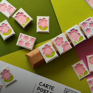 Set de 4 timbres fleurs en papier en relief faits main, collection Fleurs en variations rose et vert, création artisanale Amapola